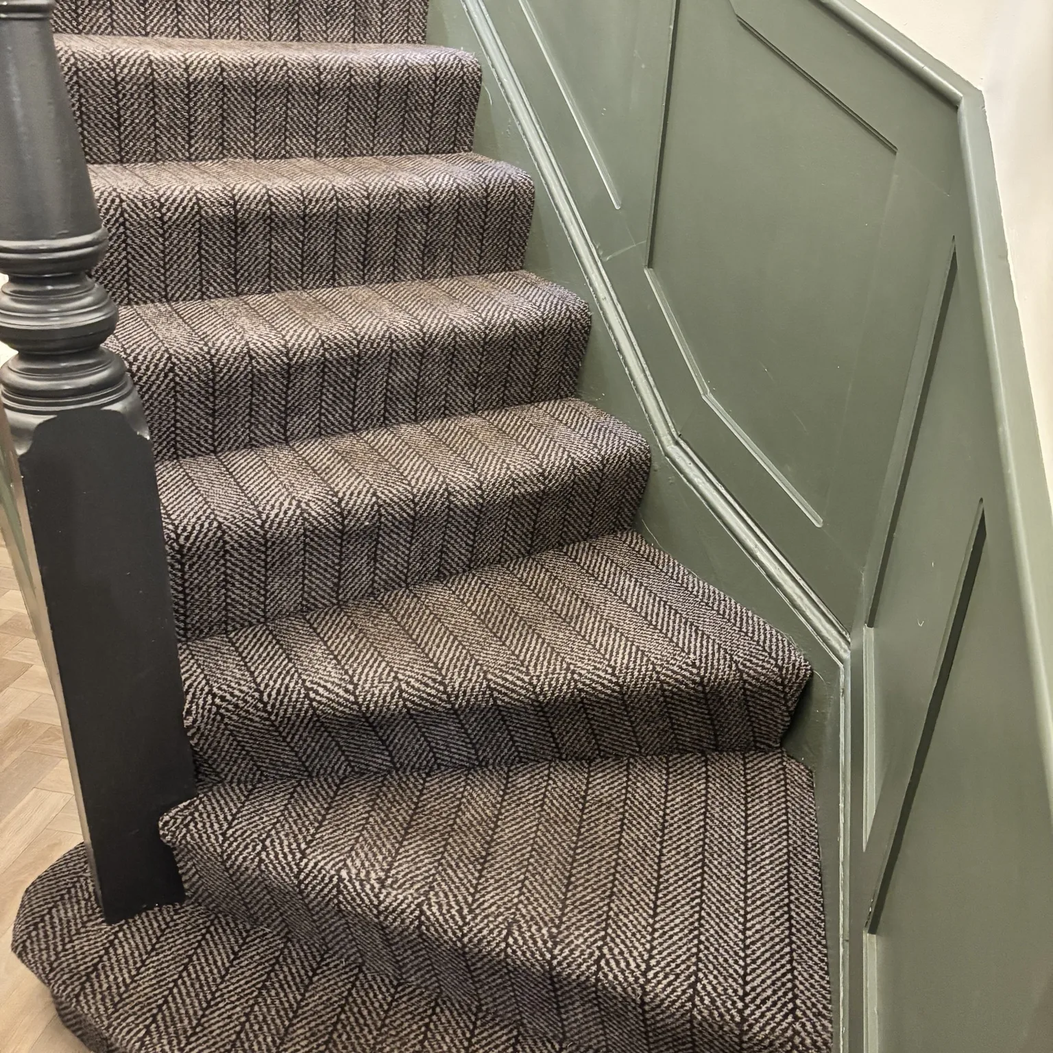 Clean carpeted staircase after Harbourlight cleaning